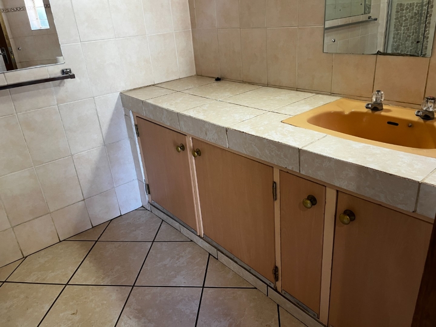 To Let 4 Bedroom Property for Rent in Schoemansville North West